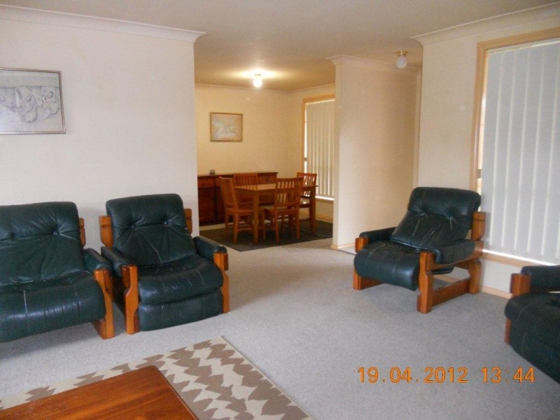 1/8 Wade Pl, Orange NSW 2800