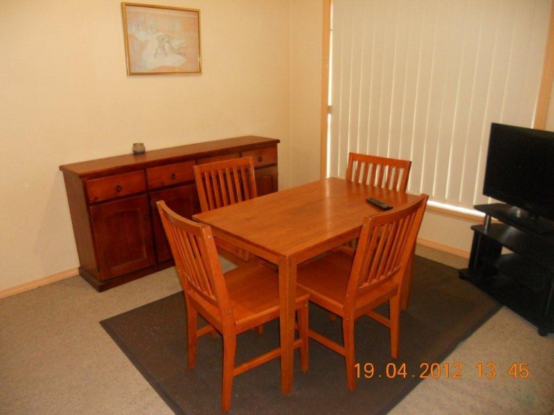 1/8 Wade Pl, Orange NSW 2800