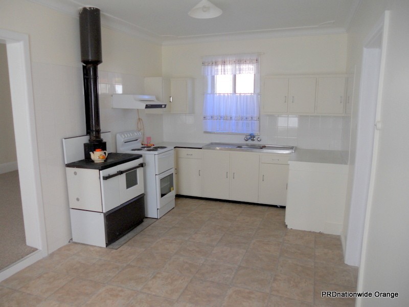 107 Autumn Street, Orange NSW 2800