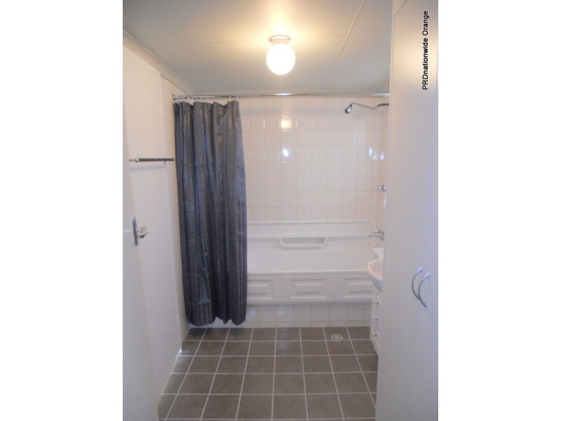 107 Autumn Street, Orange NSW 2800