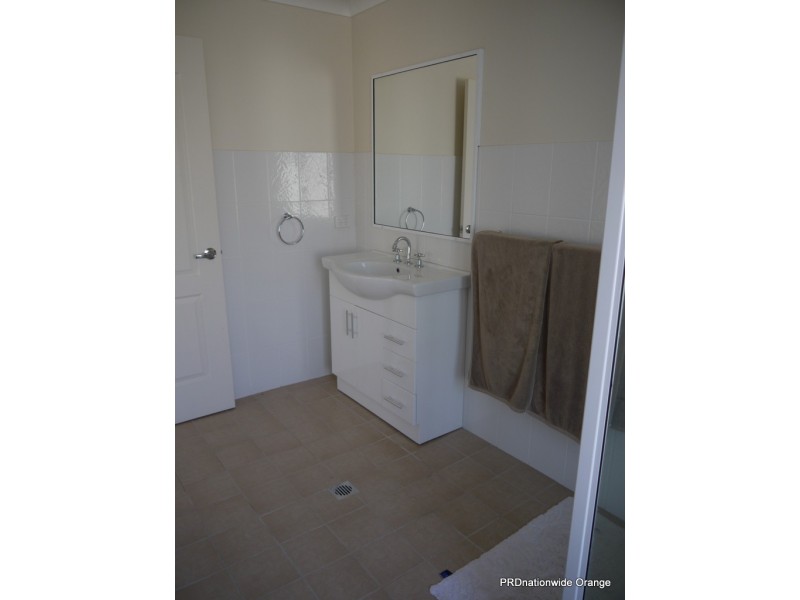 5 Fahy Crescent, Orange NSW 2800