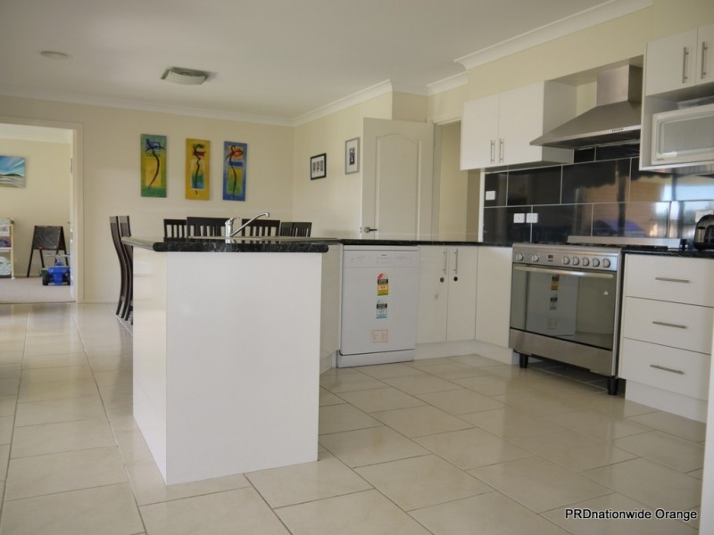 5 Fahy Crescent, Orange NSW 2800