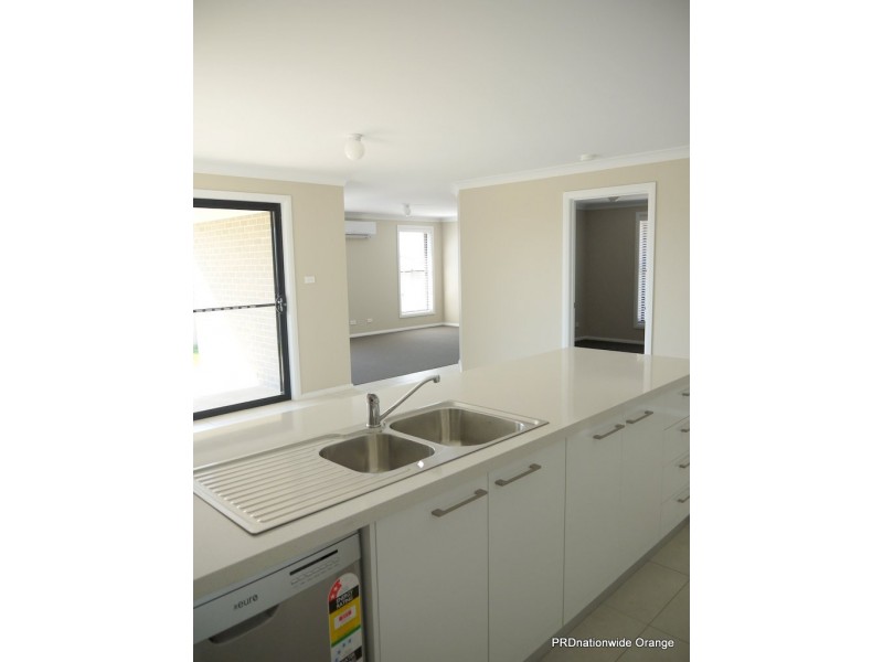 5 Abelia Close, Orange NSW 2800