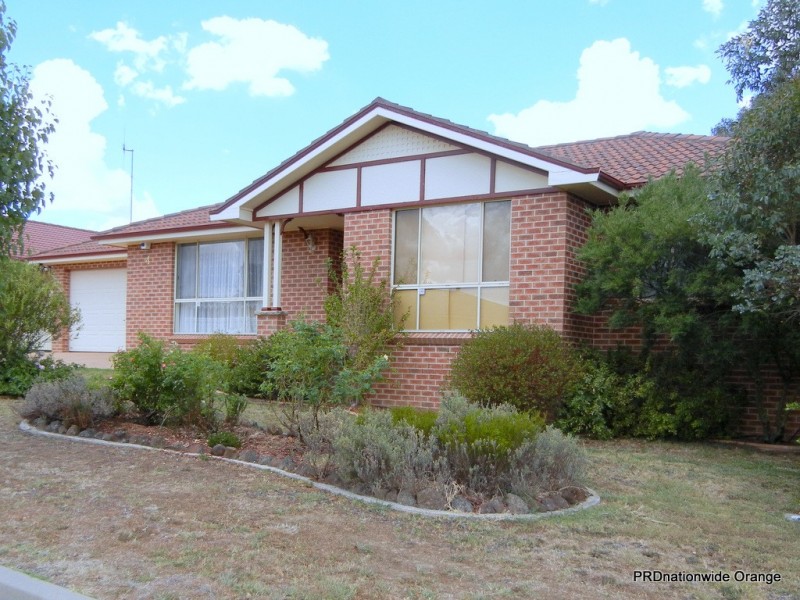 4 Magnolia Way, Orange NSW 2800