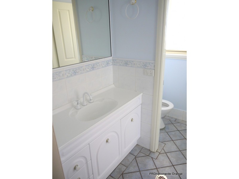 4 Magnolia Way, Orange NSW 2800