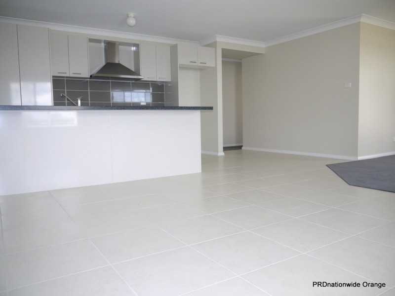 3 Abelia Close, Orange NSW 2800