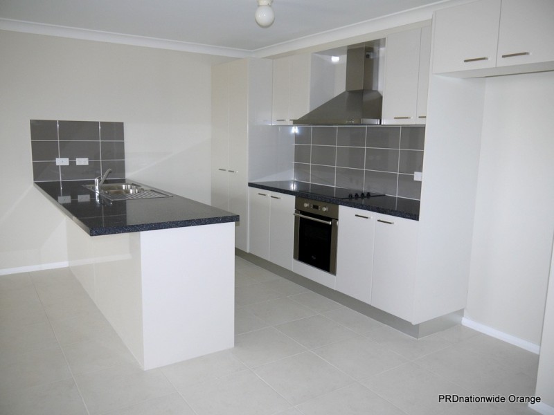 3 Abelia Close, Orange NSW 2800