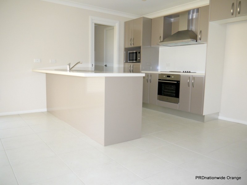 1 Abelia Close, Orange NSW 2800