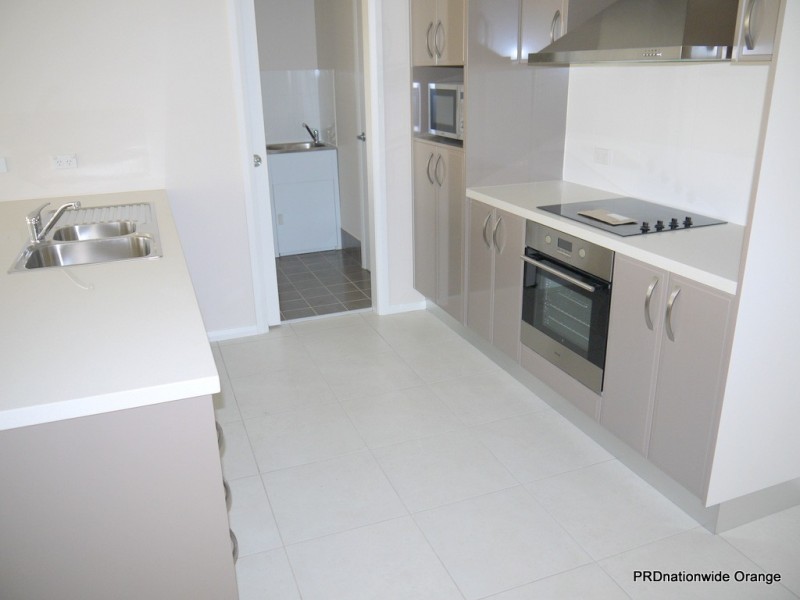 1 Abelia Close, Orange NSW 2800