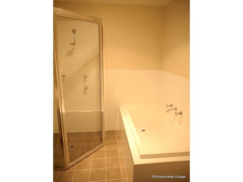 1 Abelia Close, Orange NSW 2800