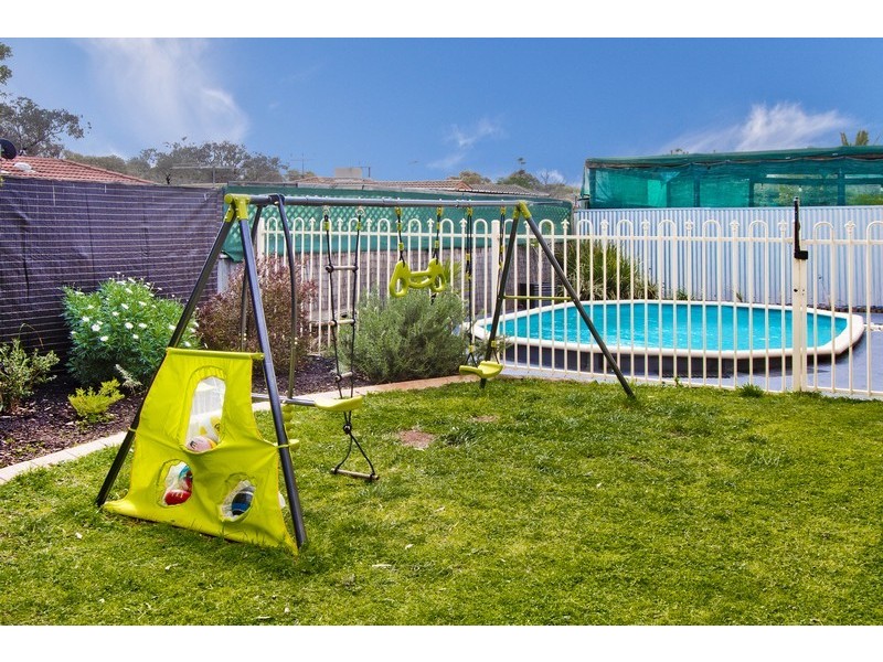 498 Bridge Road, Para Hills West SA 5096