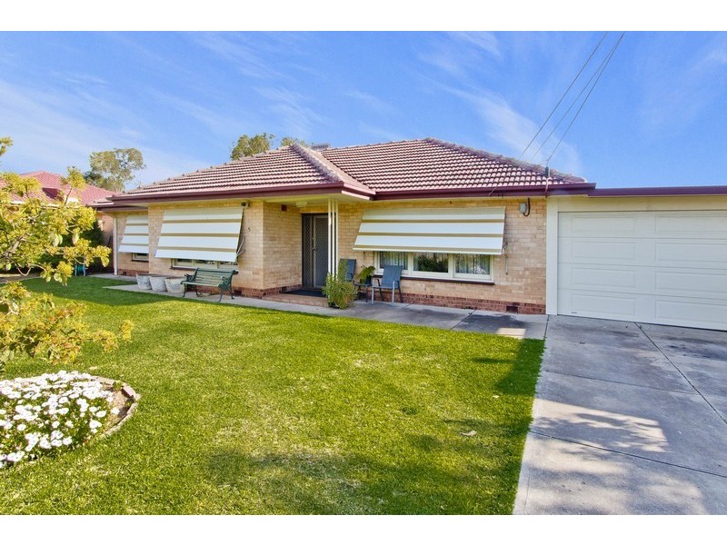 5 St Ives Drive, Parafield Gardens SA 5107