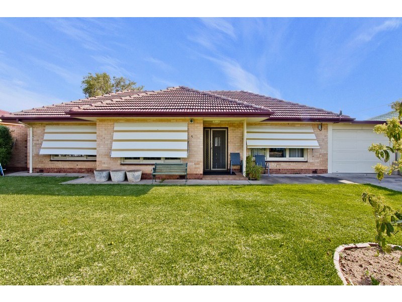 5 St Ives Drive, Parafield Gardens SA 5107