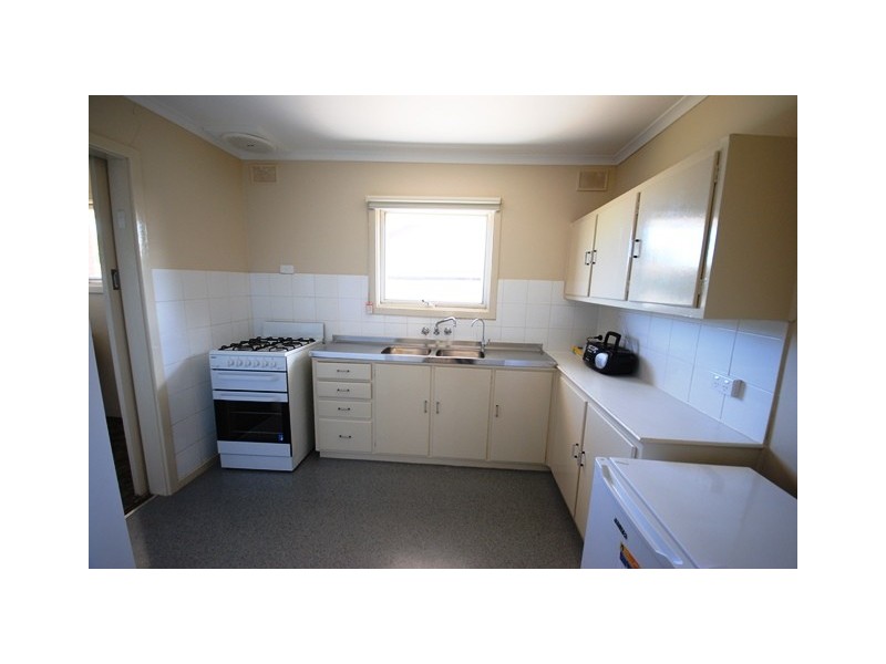 2 Mary Ave, Gilles Plains SA 5086