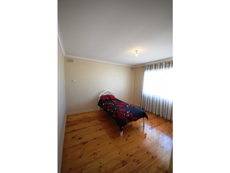 2 Mary Ave, Gilles Plains SA 5086