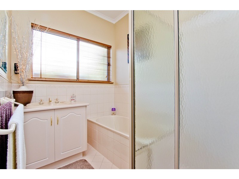 77 Thornton Drive, Greenwith SA 5125