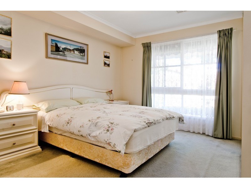 10 Old Hall Court, Oakden SA 5086