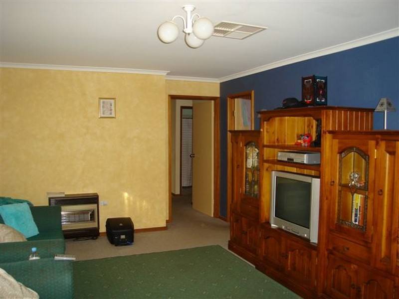 14 Axehead Road, Roxby Downs SA 5725