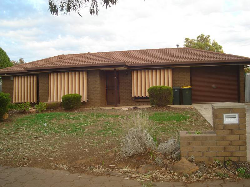 18 Bogart Drive, Paralowie SA 5108