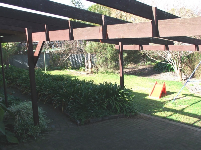 3 Philip Crescent, Valley View SA 5093