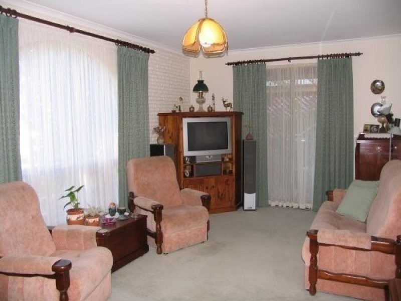 37 Maughan Avenue, Redwood Park SA 5097