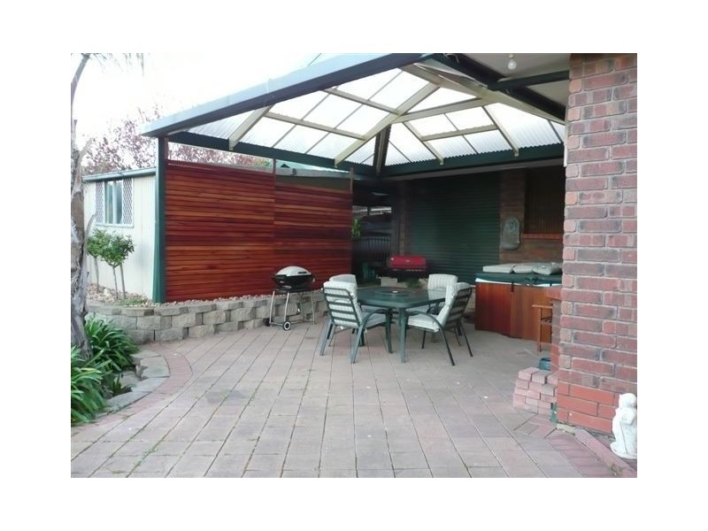 11 Taranaki Court, Greenwith SA 5125