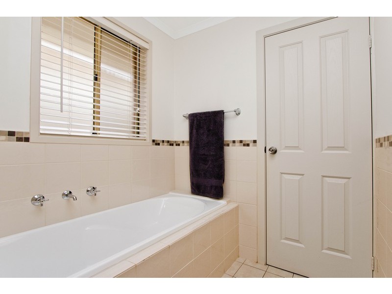 10 Minerva Crescent, Modbury Heights SA 5092