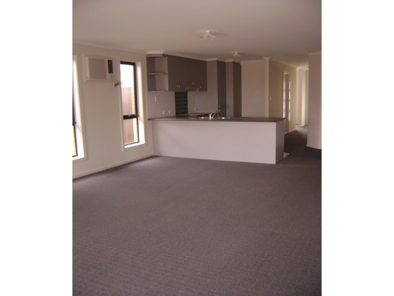 15 Sittella Avenue, Burton SA 5110