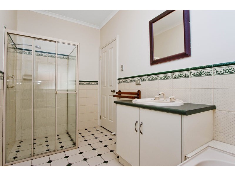 6 Glenmore Close, Greenwith SA 5125
