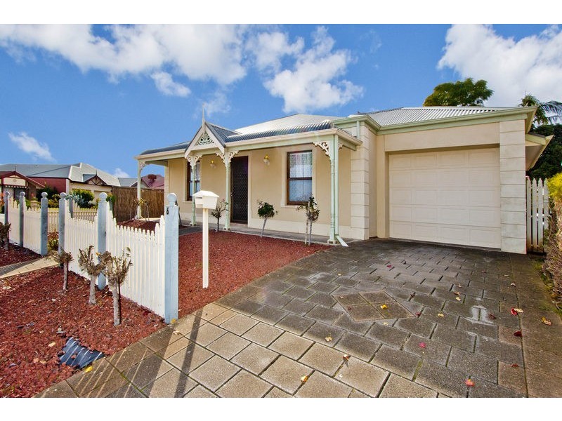 6 Glenmore Close, Greenwith SA 5125