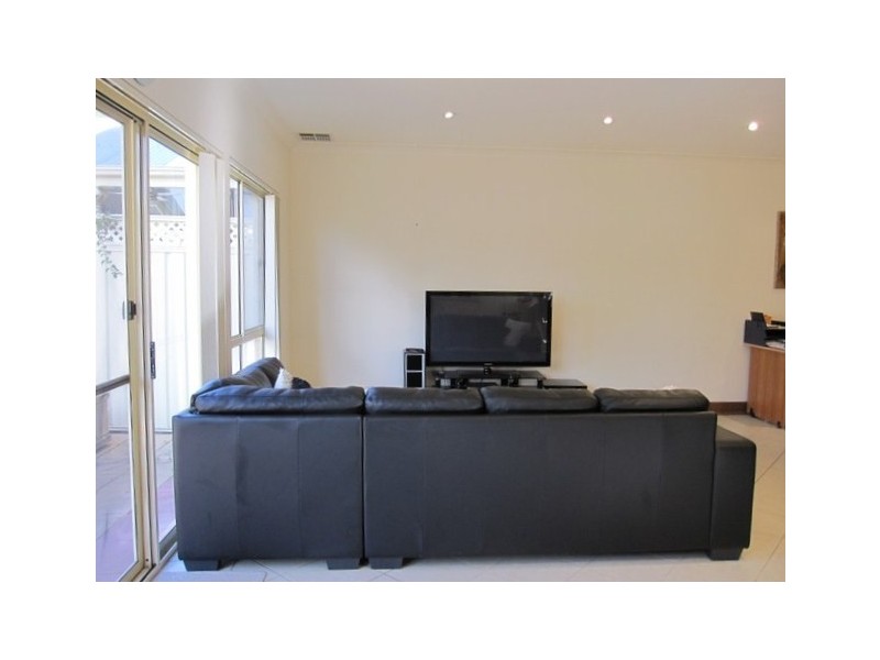 1B Peter Avenue, Campbelltown SA 5074