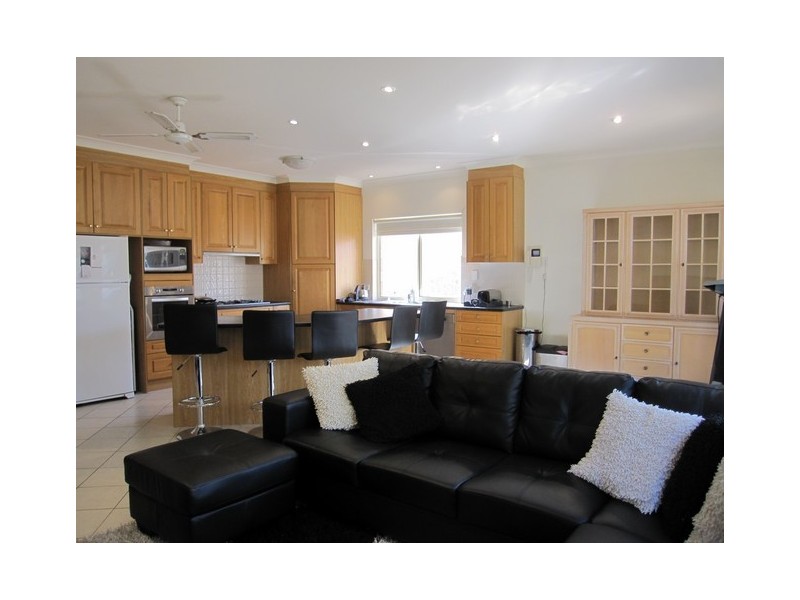 1B Peter Avenue, Campbelltown SA 5074