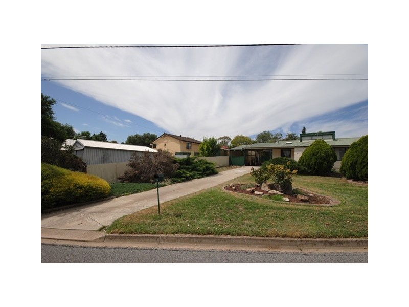 15 Folkstone Street, Para Hills SA 5096