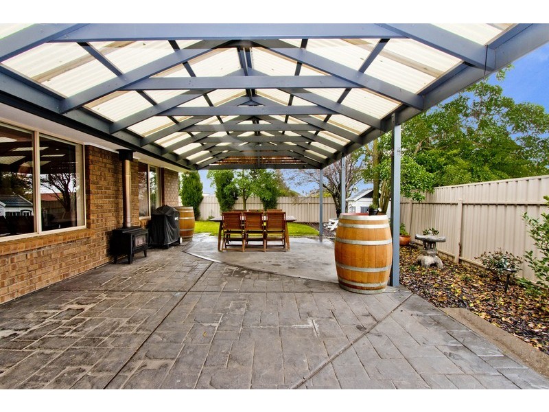 4 AMISFIELD CRESCENT, Greenwith SA 5125