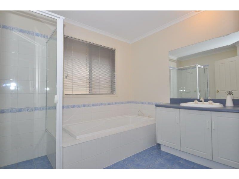 15 Knightsbridge Terrace, Oakden SA 5086