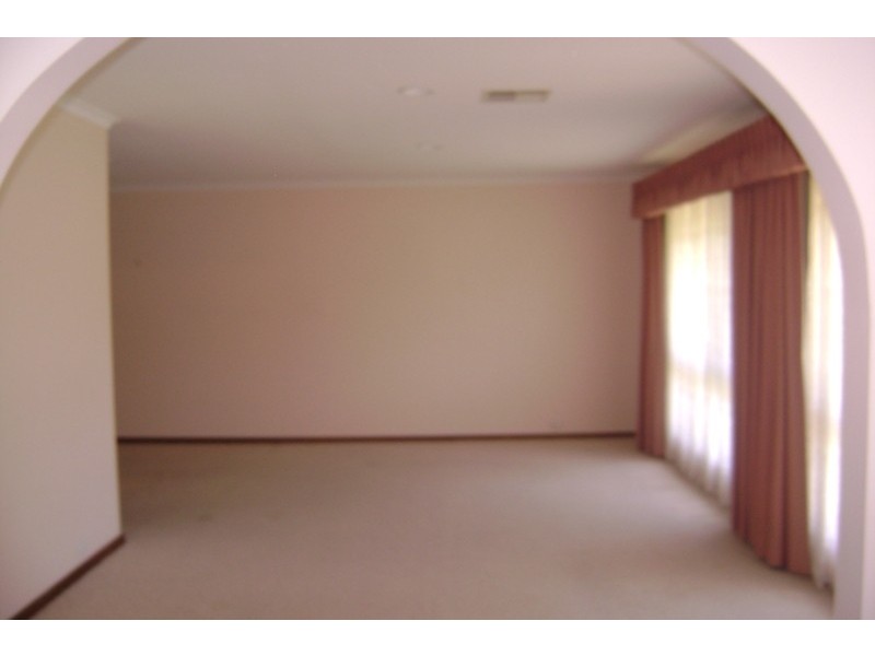 15 Kirk Street, Redwood Park SA 5097