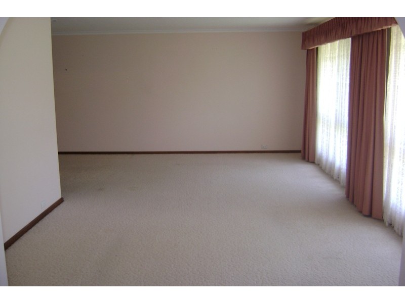 15 Kirk Street, Redwood Park SA 5097