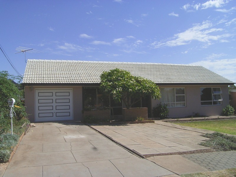 203 Kesters Road, Para Hills SA 5096
