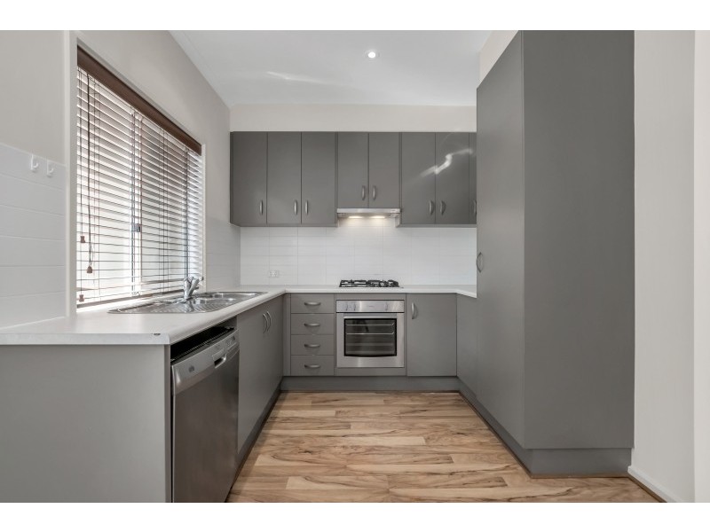 38 Mckinlay Ave, Gilles Plains SA 5086