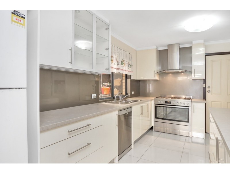 76 KESTERS ROAD, Para Hills West SA 5096