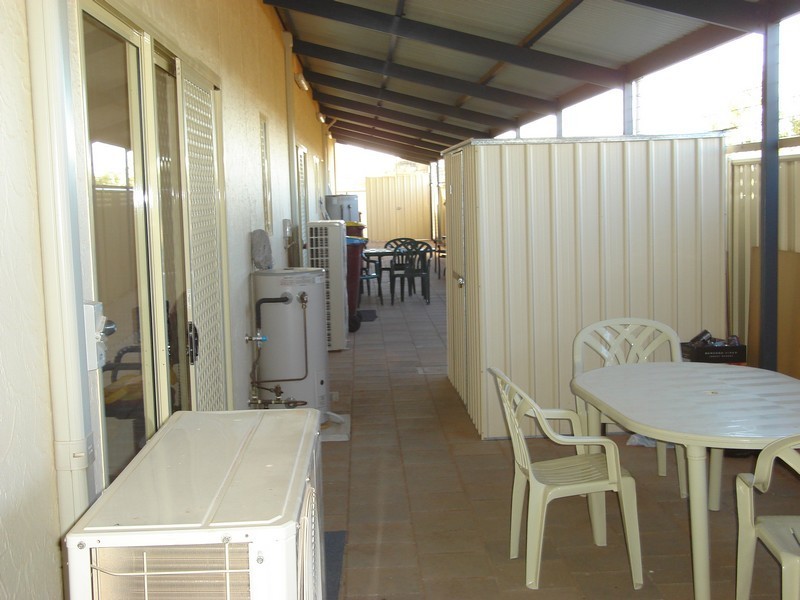 14 Tutop Street, Roxby Downs SA 5725