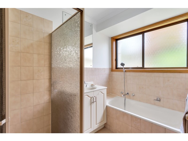 9 Viewpoint Court, Wynn Vale SA 5127