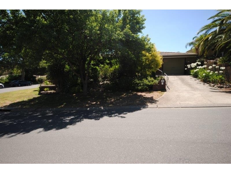 2 Dallas Court, Wynn Vale SA 5127