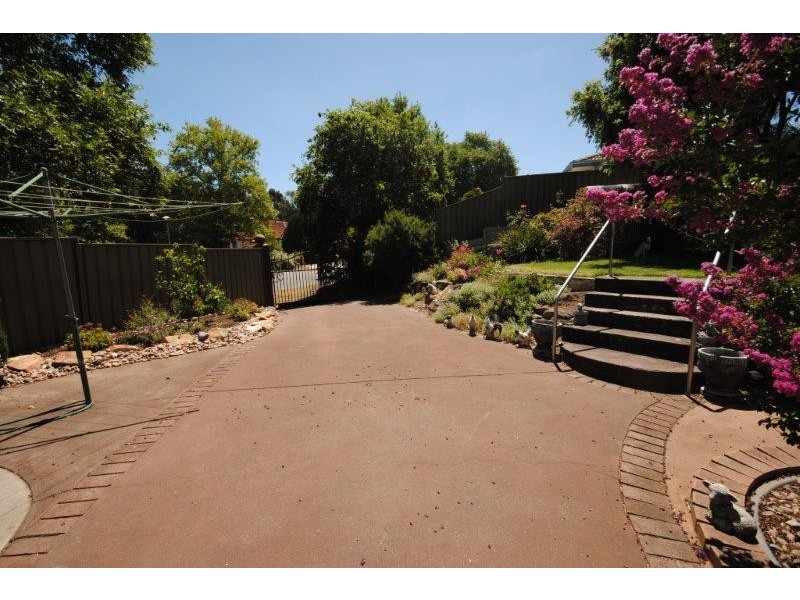 2 Dallas Court, Wynn Vale SA 5127