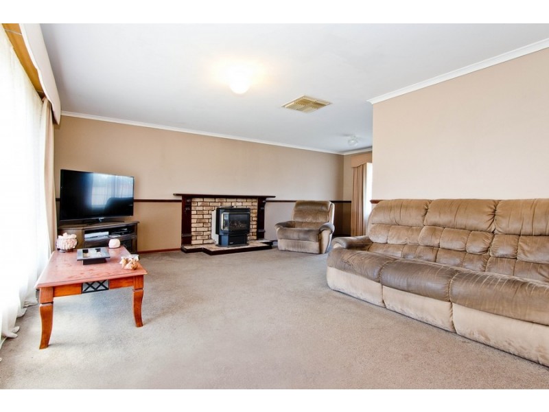 6 Helle Court, Salisbury Downs SA 5108