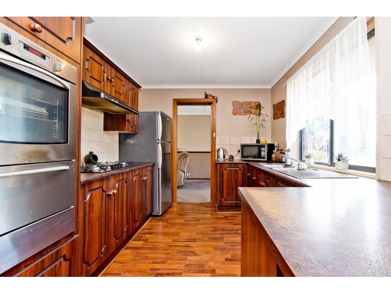 6 Helle Court, Salisbury Downs SA 5108