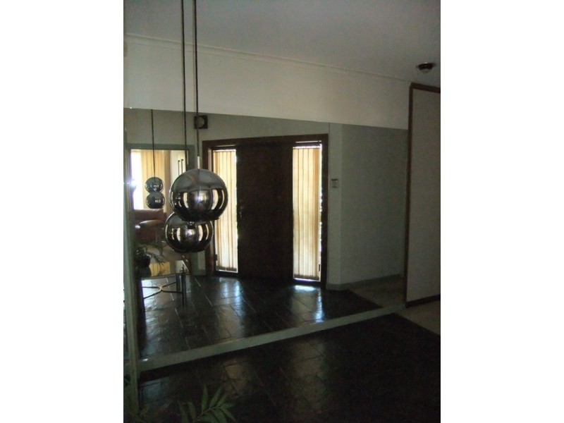 6 Vaucluse Ave, Valley View SA 5093