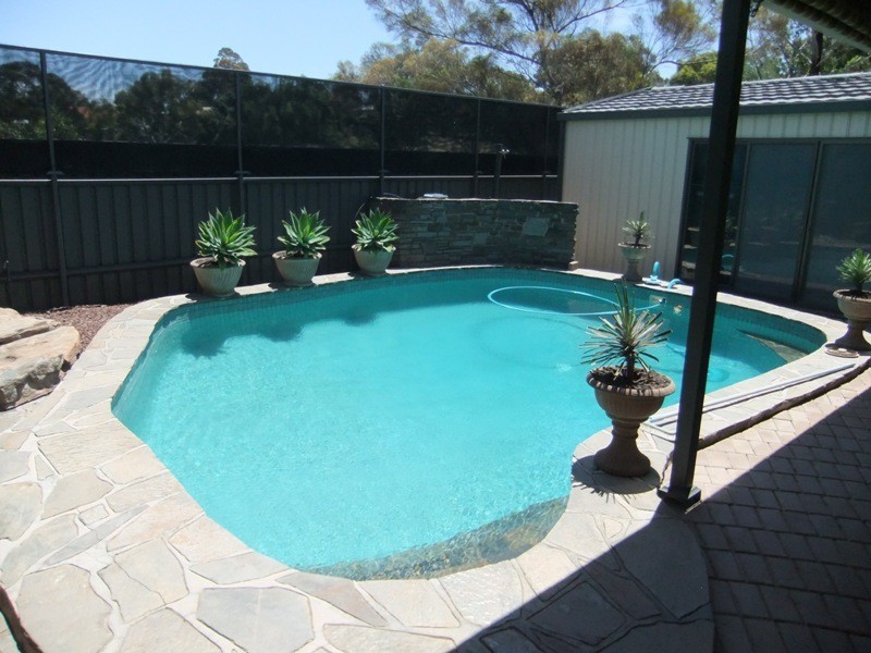 6 Vaucluse Ave, Valley View SA 5093