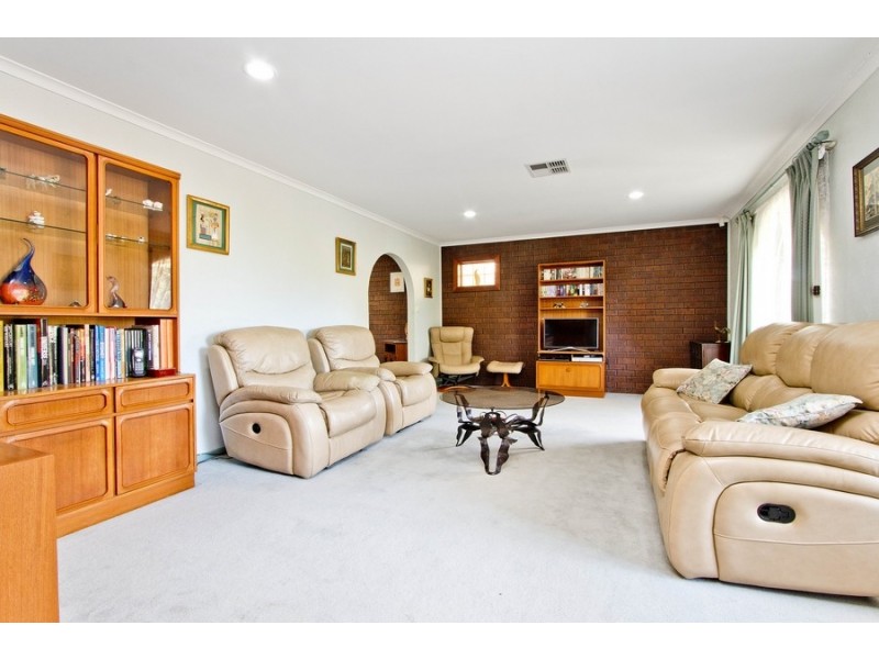 36 Landal Boulevard, Redwood Park SA 5097