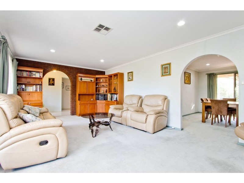 36 Landal Boulevard, Redwood Park SA 5097